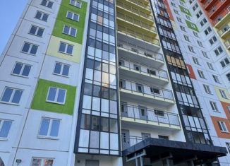 Продам 2-ком. квартиру, 57.9 м2, Ленинградская область, Севастопольская улица, 1