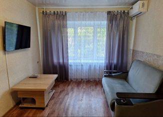 Сдается в аренду 1-ком. квартира, 32 м2, Гай, улица Ленина, 38