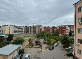 Продаю 3-комнатную квартиру, 120 м2, Каспийск, улица Амет-хан Султана, 10