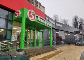 Продам торговую площадь, 450 м2, Краснодарский край, улица Горького, 46