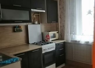 3-ком. квартира на продажу, 66 м2, Порхов, Псковская улица, 14