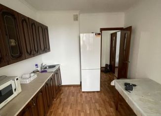 Сдаю 2-комнатную квартиру, 54 м2, Грозный, улица У.А. Садаева, 47