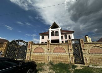 Сдается в аренду дом, 750 м2, Волгоград, Баргузинская улица, 62