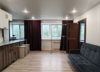 Продам 2-ком. квартиру, 47 м2, Мурманская область, улица Бардина, 47