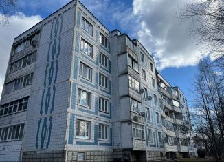 3-ком. квартира на продажу, 68 м2, посёлок городского типа Запрудня, Первомайская улица, 12