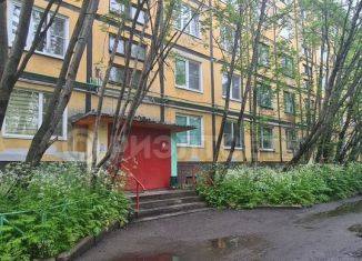 Продаю 2-ком. квартиру, 41.5 м2, Мурманск, проспект Героев-Североморцев, 73, Ленинский округ