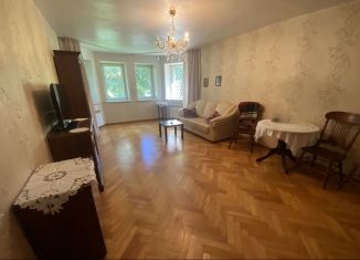 Продажа 2-комнатной квартиры, 63.8 м2, Гатчина, улица Карла Маркса, 10