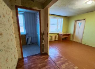 Продажа двухкомнатной квартиры, 43.8 м2, Мурманск, улица Полухина, 11