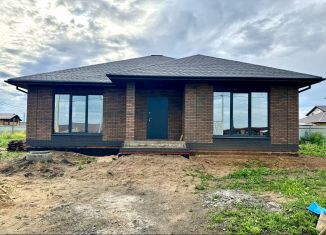 Продаю дом, 138 м2, деревня Азьмушкино, Липовая улица, 48