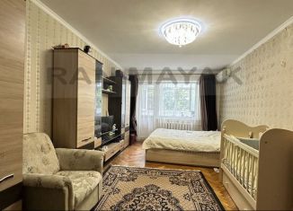 Продается 2-ком. квартира, 46 м2, Майкоп, улица Димитрова, 9