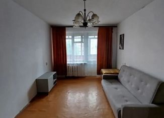 Сдам в аренду 1-ком. квартиру, 35 м2, Верхняя Пышма, улица Свердлова, 2