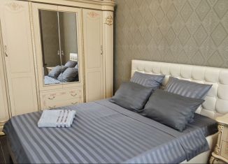 Сдаю 3-ком. квартиру, 100 м2, поселок Знамя Октября, микрорайон Родники, 9