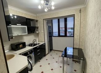 Аренда 2-ком. квартиры, 58 м2, Махачкала, улица Ирчи Казака