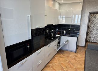 Сдается в аренду 2-ком. квартира, 120 м2, Сочи, улица Яна Фабрициуса, 2/9, микрорайон Яна Фабрициуса