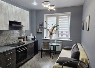 Сдам в аренду 1-ком. квартиру, 37 м2, Брянск, Степная улица, 2Б