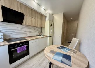 Сдам в аренду 2-ком. квартиру, 40 м2, Междуреченск, улица Пушкина, 51