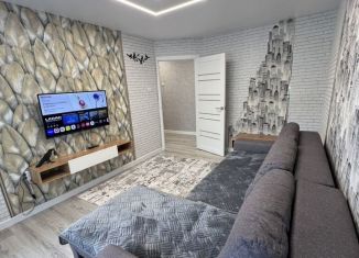 Сдам в аренду двухкомнатную квартиру, 60 м2, Шадринск, улица Володарского, 31