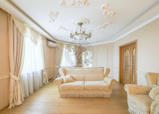 Сдаю трехкомнатную квартиру, 126.1 м2, Екатеринбург, улица Маршала Жукова, 13, метро Уральская