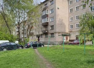 Продаю 2-ком. квартиру, 54 м2, Псковская область, проспект Ленина, 59к2