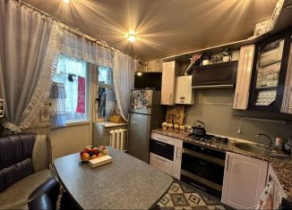 Продам 2-ком. квартиру, 49.7 м2, Родники, микрорайон Шагова, 15