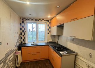 Сдаю 3-комнатную квартиру, 76 м2, Йошкар-Ола, улица Петрова, 4, микрорайон Ленинский