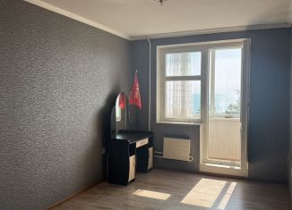 Продается трехкомнатная квартира, 68 м2, Туапсе, улица Московских строителей, 1