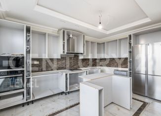 Продам 4-ком. квартиру, 108 м2, Москва, улица Василисы Кожиной, 13