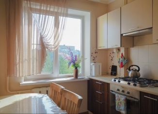 Продаю трехкомнатную квартиру, 65.6 м2, Чебоксары, улица Мате Залка, 6/12