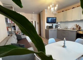 Продам 2-ком. квартиру, 55.8 м2, Челябинск, улица Университетская Набережная, 59, Калининский район