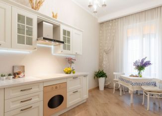 Продается 2-комнатная квартира, 80.2 м2, Санкт-Петербург, Василеостровский район, улица Беринга, 5
