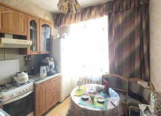 Продается трехкомнатная квартира, 79 м2, Новомосковск, улица Бережного, 19/35