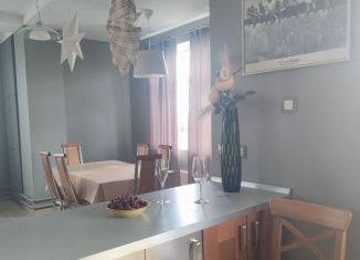 Сдается 3-ком. квартира, 128 м2, Псков, Коммунальная улица, 15Б