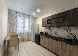 Сдается 1-комнатная квартира, 35 м2, Тюменская область, улица Героев Космоса, 13к1