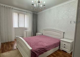 Трехкомнатная квартира на продажу, 70 м2, Грозный, улица А.А. Айдамирова, 141к6, микрорайон Ипподромный