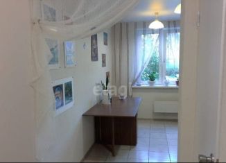 Продажа 3-комнатной квартиры, 63.8 м2, Екатеринбург, метро Чкаловская, улица Амундсена, 61