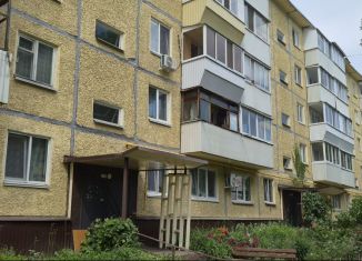 Продам 4-комнатную квартиру, 61 м2, Сарапул, улица Гагарина, 78