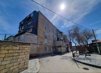 Продаю 3-ком. квартиру, 63.7 м2, Дербент, улица Генриха Гасанова, 4А