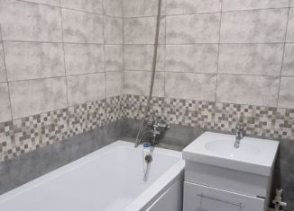 Продается 1-ком. квартира, 37 м2, поселок городского типа Стройкерамика, улица Нестора Постникова, 8