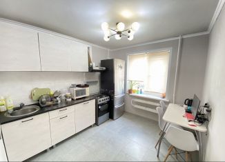 Продаю двухкомнатную квартиру, 51 м2, Сызрань, улица Урицкого, 10