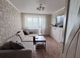 Продаю 3-комнатную квартиру, 60 м2, Елабуга, улица Чулман, 7