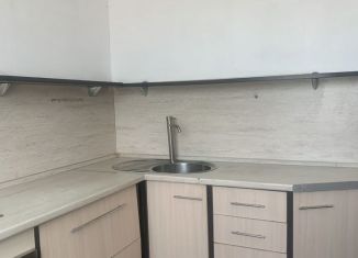 Сдам 2-комнатную квартиру, 65 м2, Челябинск, улица Чайковского, 52