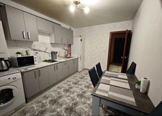 Продам 1-комнатную квартиру, 38 м2, поселок городского типа Стройкерамика, улица Митрополита Мануила Лемешевского, 7, ЖК Детский Мир