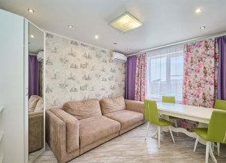 Продаю трехкомнатную квартиру, 69 м2, Краснодар, улица имени 40-летия Победы, 43, микрорайон ЗИП