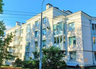 Продам 2-ком. квартиру, 58 м2, Ломоносов, Еленинская улица, 4