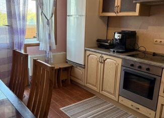 Сдам в аренду двухкомнатную квартиру, 65 м2, деревня Малые Вязёмы, Петровское шоссе, 5