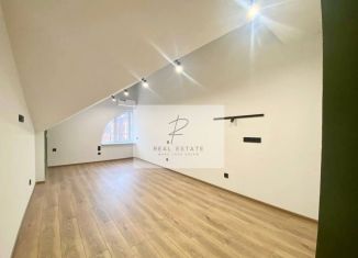 Продаю 2-ком. квартиру, 54.2 м2, Татарстан, улица Карла Маркса, 3