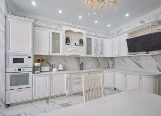 Продам 3-ком. квартиру, 102 м2, Краснодар, улица имени Невкипелого, 18к2, ЖК Поющие Фонтаны