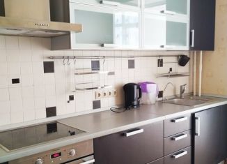 Сдается в аренду 1-комнатная квартира, 38 м2, Троицк, улица Текстильщиков, 3к3