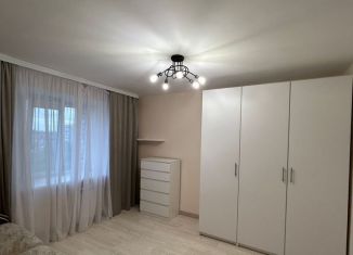 Сдается в аренду 1-ком. квартира, 45 м2, Тюмень, улица 50 лет Октября, 63А, Ленинский округ