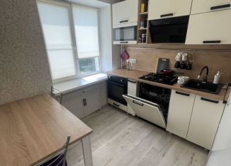 Сдача в аренду 3-ком. квартиры, 60 м2, Череповец, улица Ветеранов, 2А